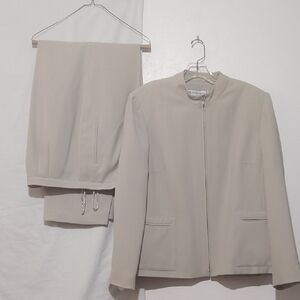 TRAVIS AYERS 2 PC SUUTE